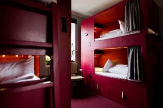 Хостелы Myö Hostel Хельсинки Кровать в роскошном общем номере с 4 кроватями-3